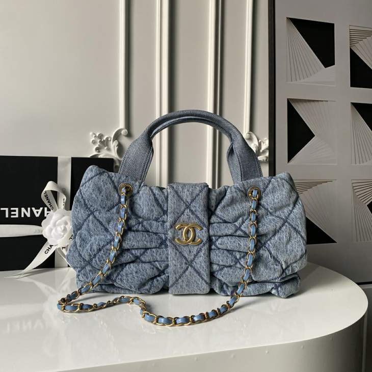 Picture of Chanel Handbags _SKUfw239841162fw
